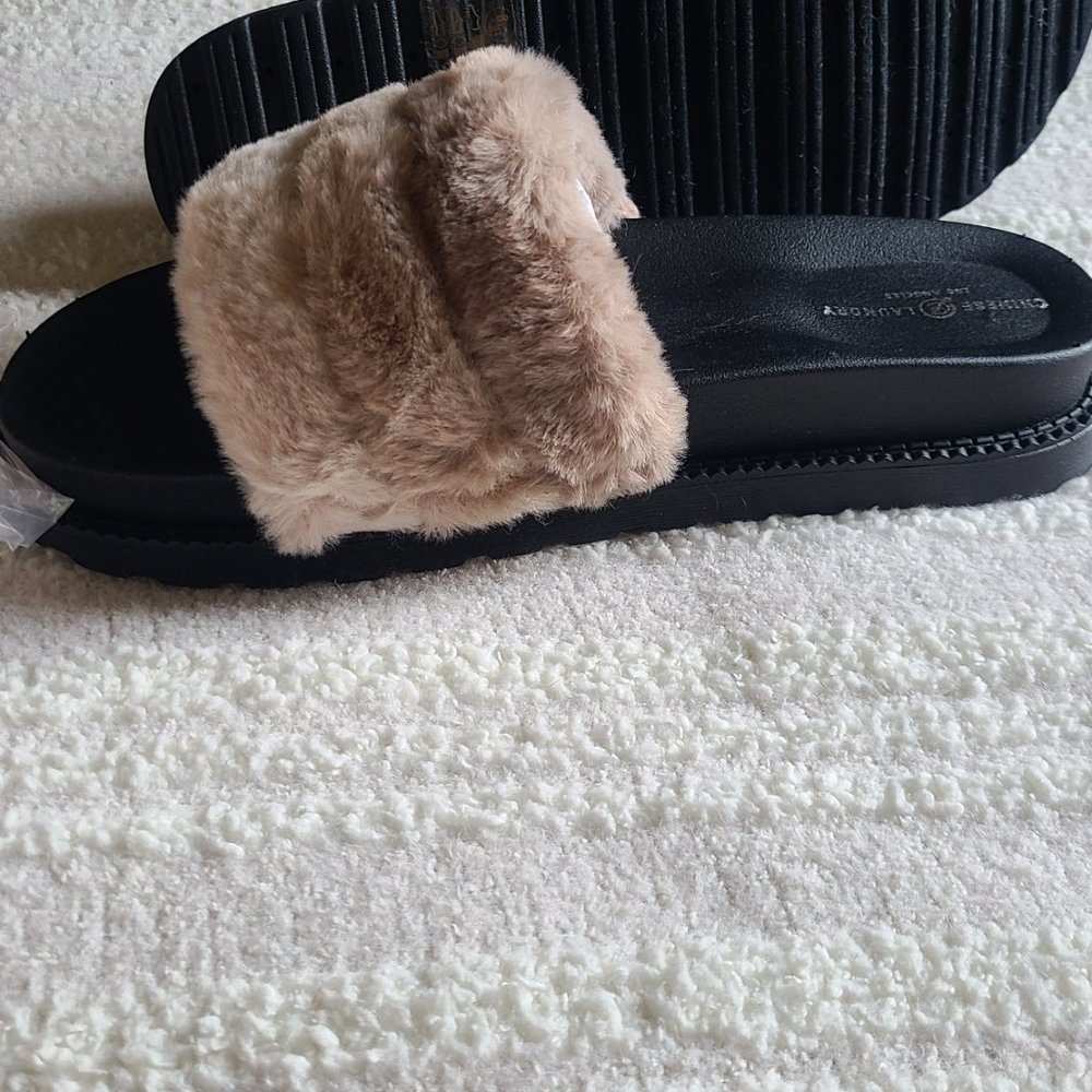 Sandals - Picture 3 of 3